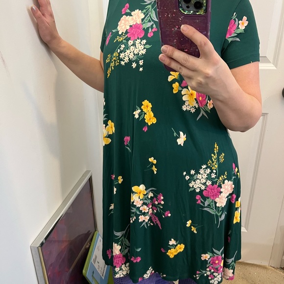 COPY - 💚👗BEAUTIFUL DESIGNER DRESS 744 SIZE L BEAUTIFUL CELTICS GREEN FLORAL PIN… - Picture 6 of 8